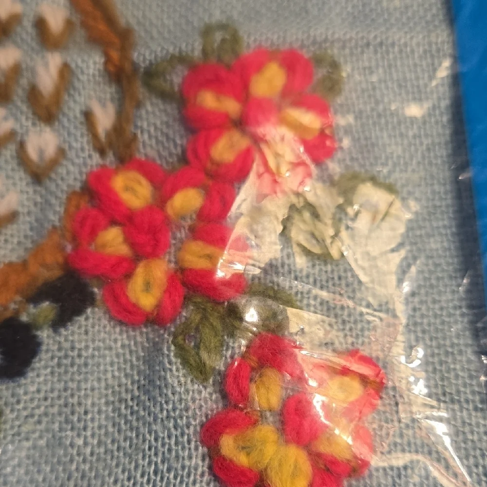 Vogart Owl Embroidery Kit - Picture 5 of 8